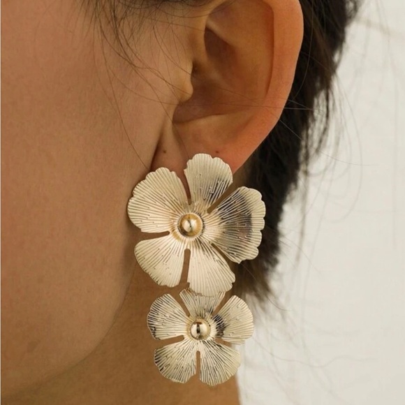 Double Flower Gold Drop Eearrings - Picture 3 of 17